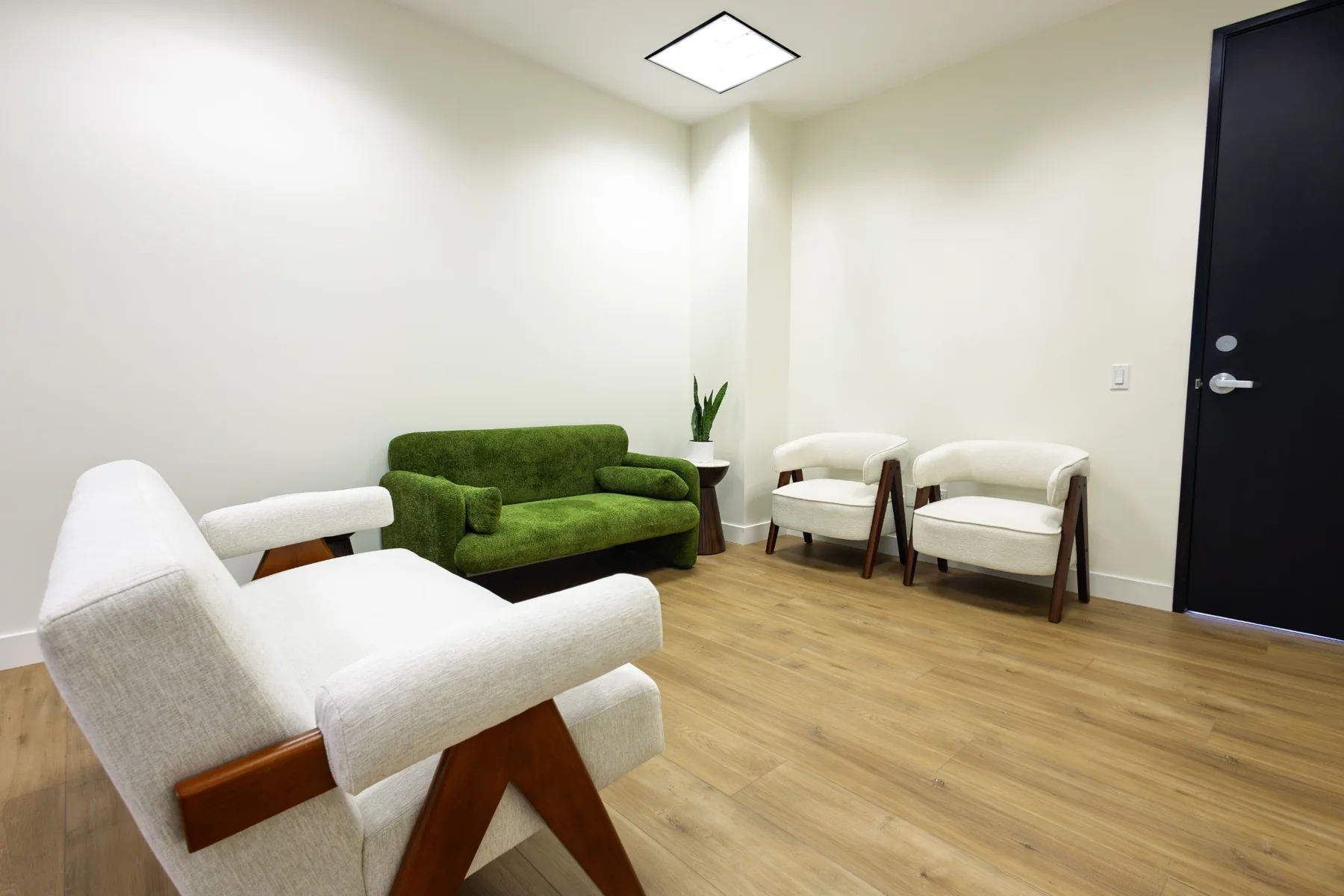 Comfortable private office at Evolved Therapy